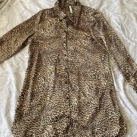 Cheetah print shirt - Picture 3 of 3